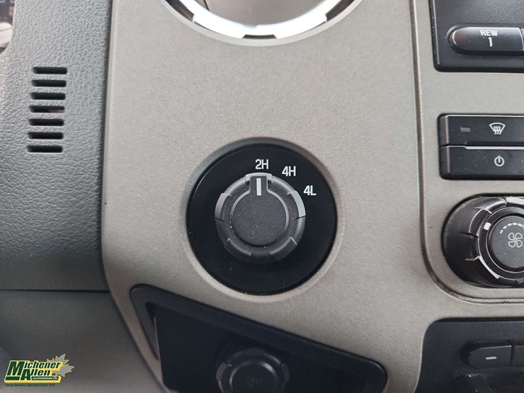 2015-ford-f350-image-23