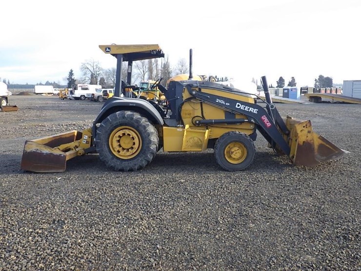 john-deere-210-image-4