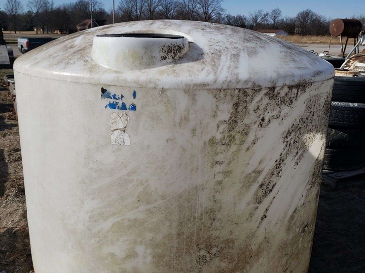 1300-gallon-poly-tank,-no-lid-image-6