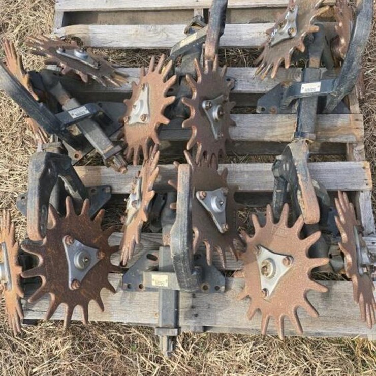 PALLET OF (6) DAWN PLANTER ROW CLEANER