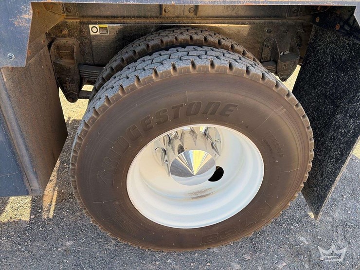 2016-peterbilt-337-image-36