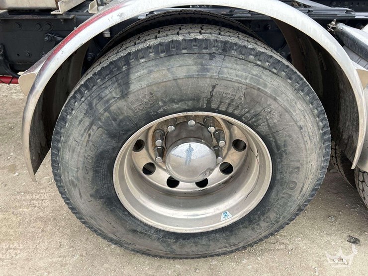 2007-freightliner-columbia-120-image-26