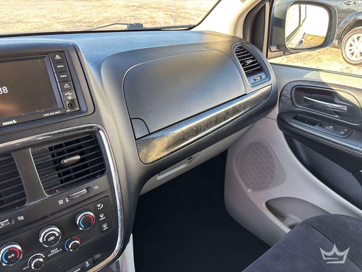 2014-dodge-grand-caravan-image-18