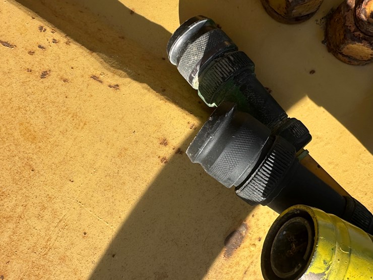 1999-reynolds-10c-image-38