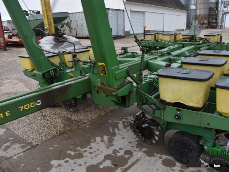 john-deere-7000-image-14