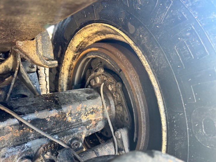 2015-international-7600-image-9