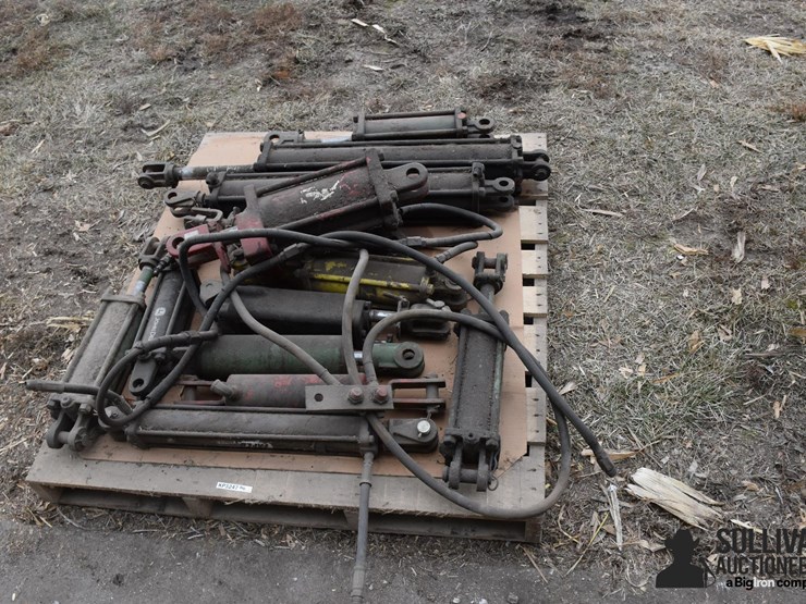 pallet-of-cylinders-image-2