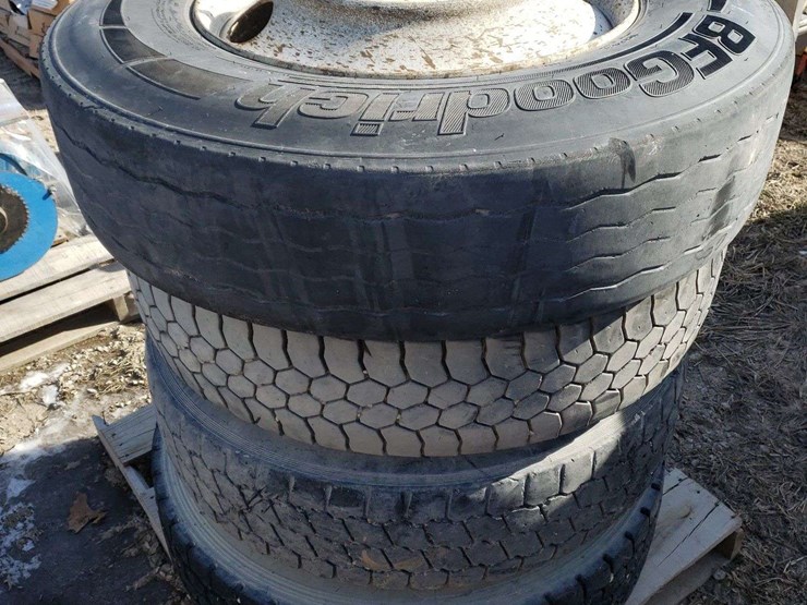 4-11r24.5-steel-rim-image-3