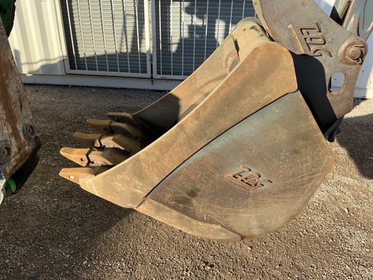 2019-deere-310l-ep-image-10