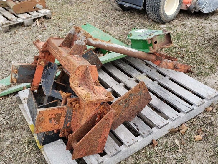 pallet-of-loader-frame-brackets,-(gb)-image-3