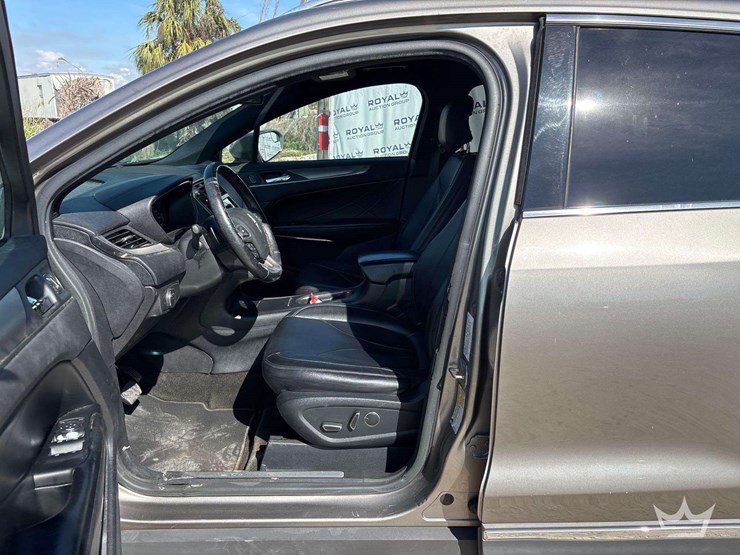 2016-lincoln-mkc-suv-image-10