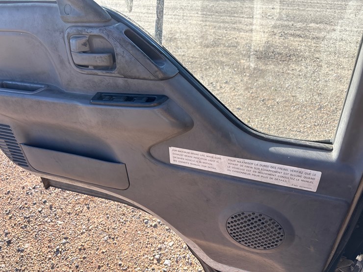 2007-isuzu-nqr-image-15