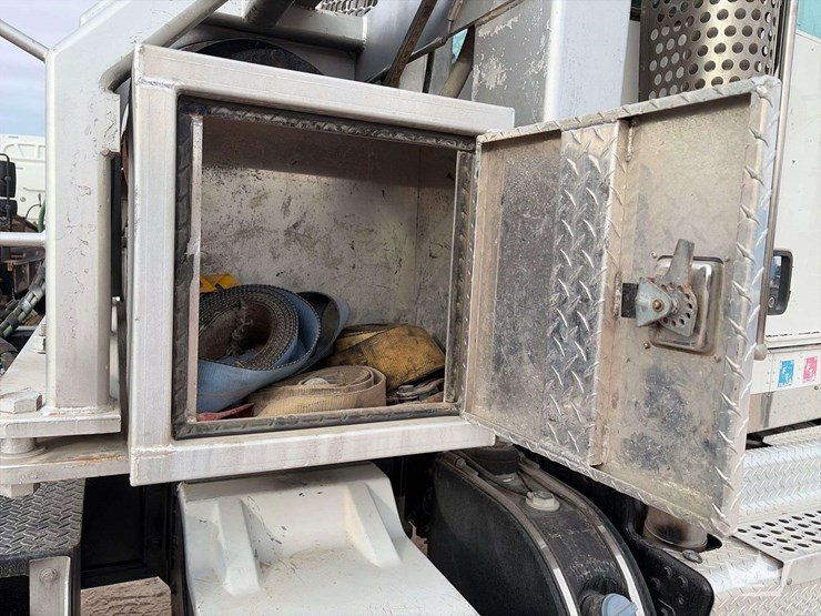 2014-kenworth-t800-image-29