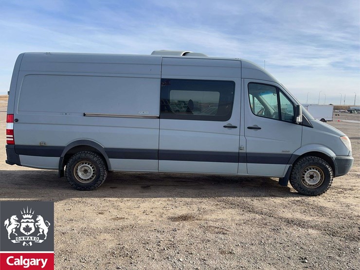 2012-mercedes-benz-sprinter-2500-image-8