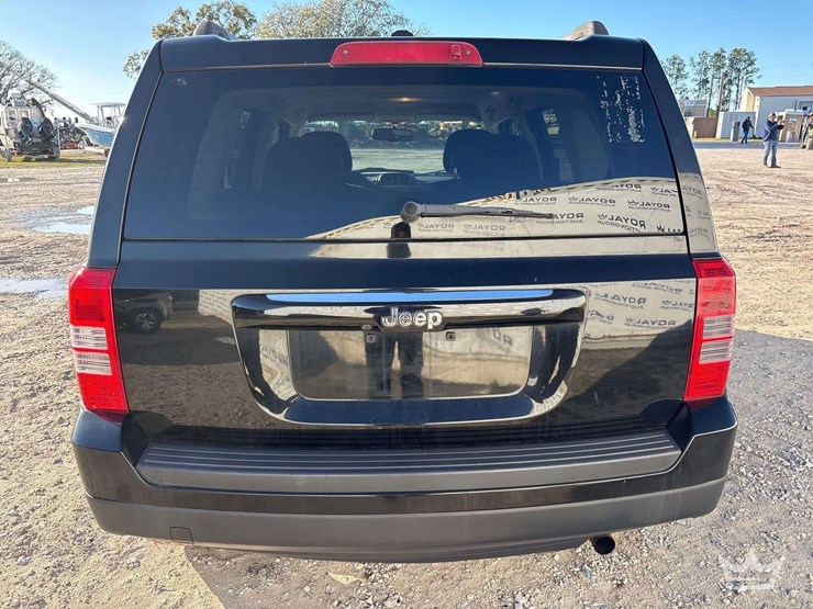 2016-jeep-patriot-image-29