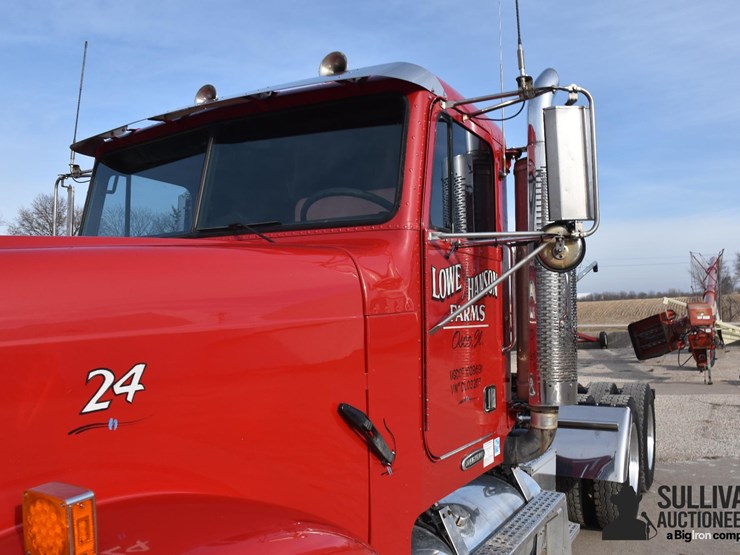 2003-freightliner-fld120-image-18