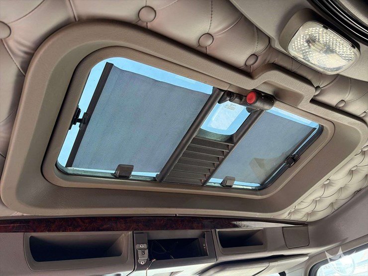 2011-kenworth-w900-image-20