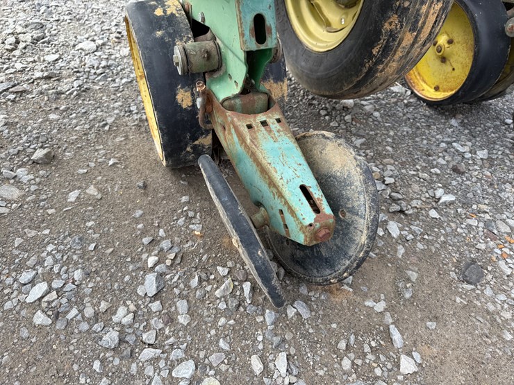 12-john-deere-12-image-15