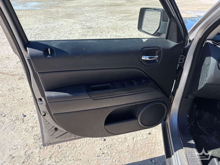 2016-jeep-patriot-image-11