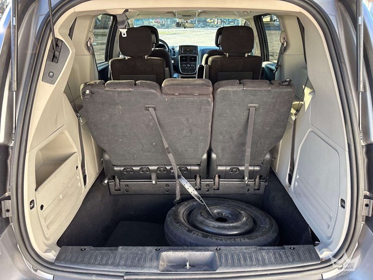 2014-dodge-grand-caravan-image-25