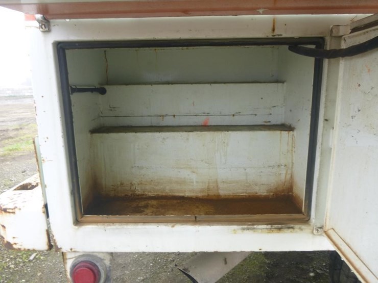 2009-chevrolet-3500hd-image-16