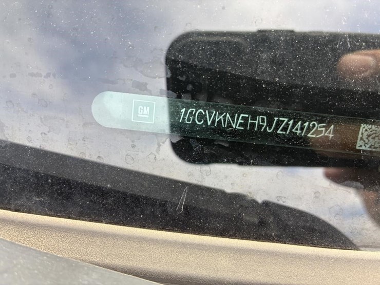 2018-chevrolet-silverado-crew-cab-image-18