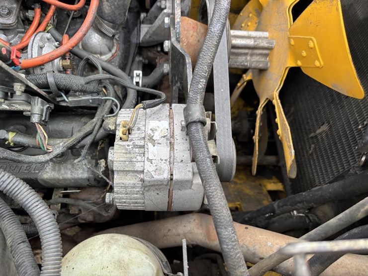 yale-glc080lgnae095-forklift-image-29