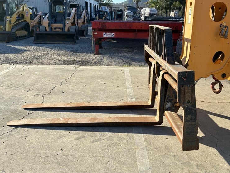 2019-jcb-512-56-image-5