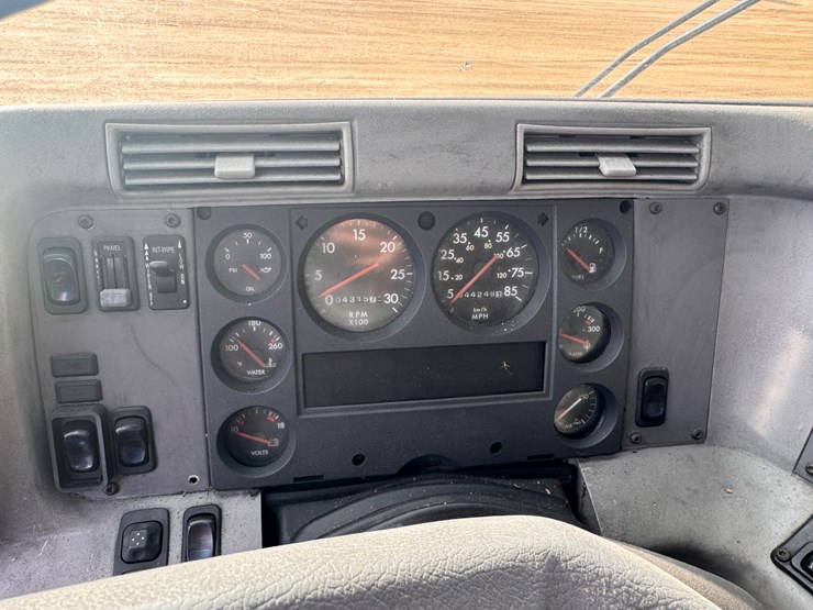 1998-american-lafrance-pumper-image-32