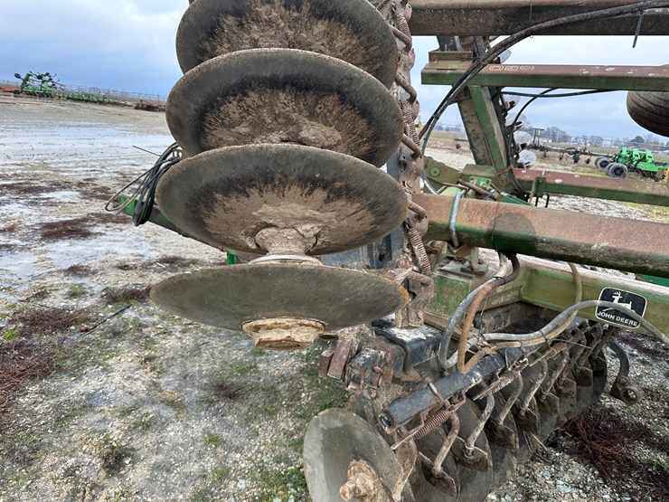 john-deere-630-image-30