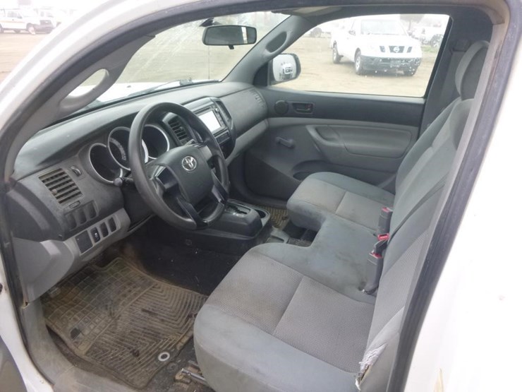 2014-toyota-tacoma-image-10