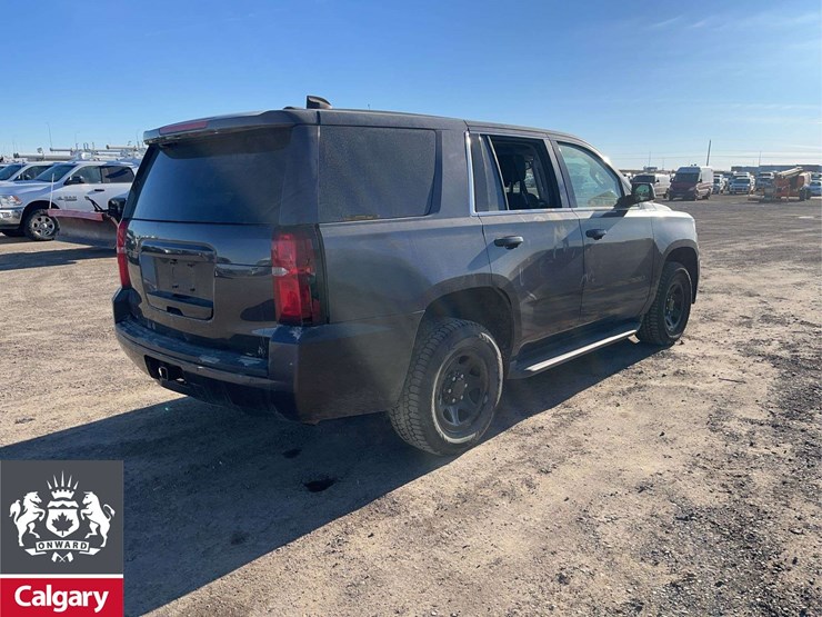 2016-chevrolet-tahoe-image-4