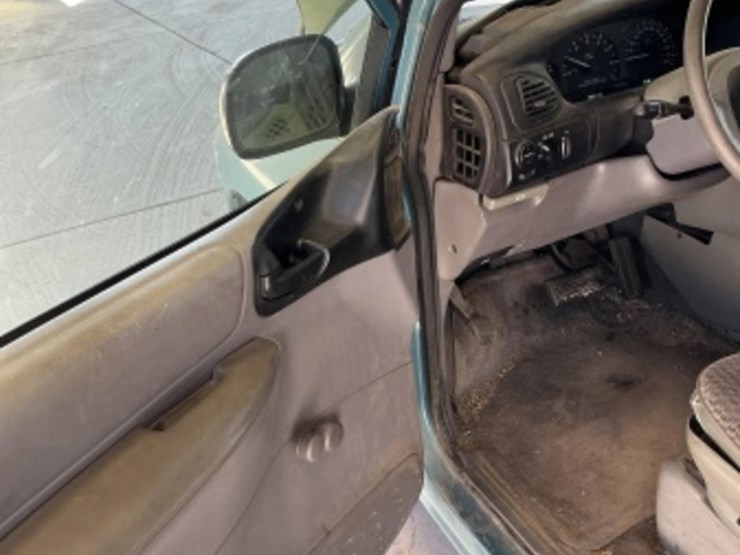 1999-dodge-caravan-image-23