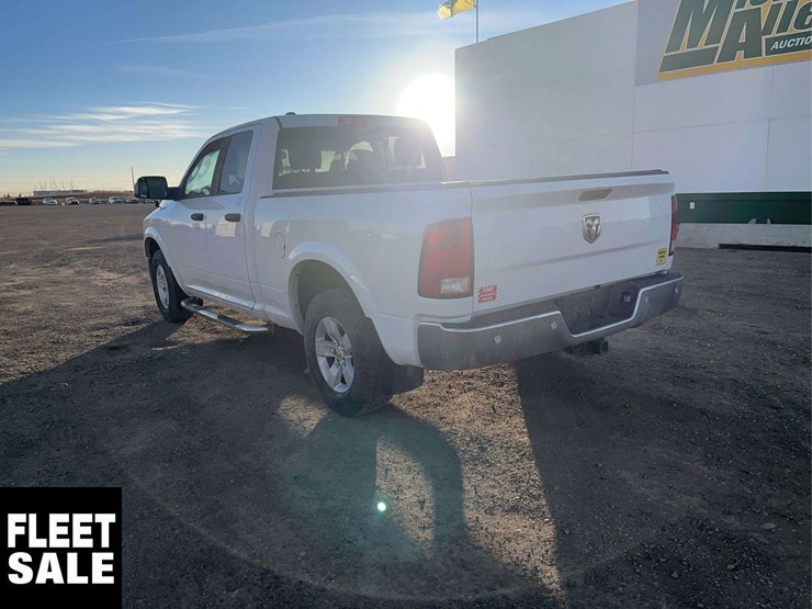 2015-dodge-1500-image-3