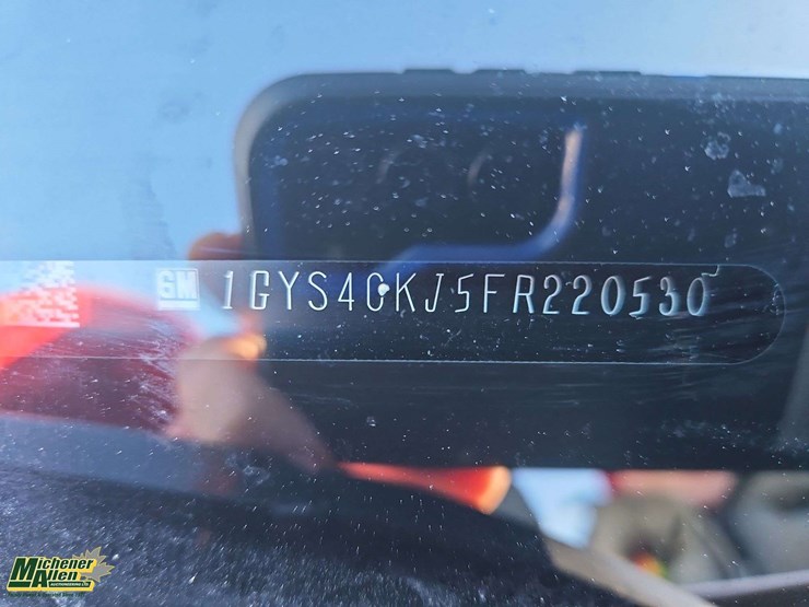 2015-cadillac-escalade-image-33