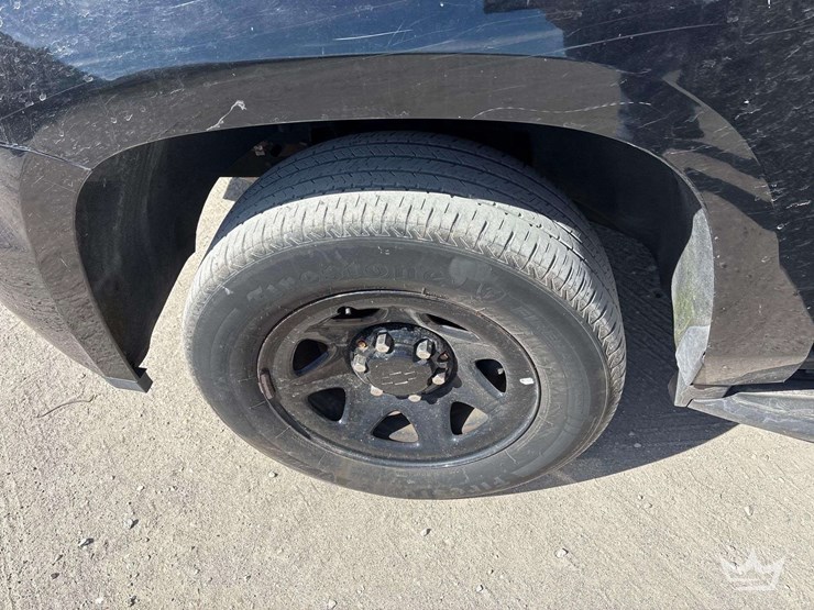 2015-chevrolet-tahoe-image-23