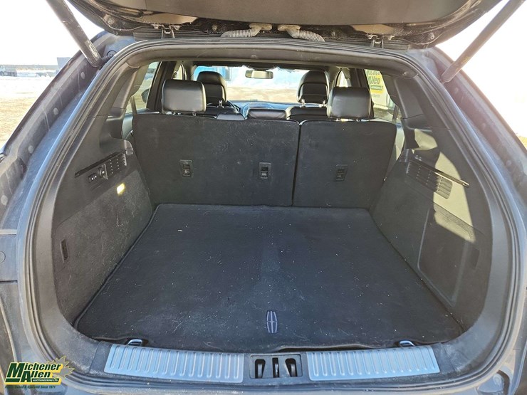 2016-lincoln-mkx-image-16