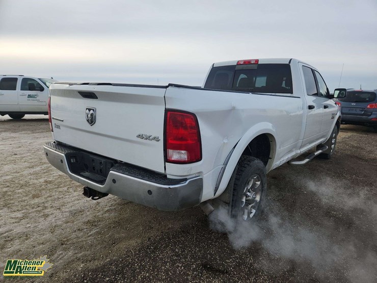 2017-dodge-2500-image-4