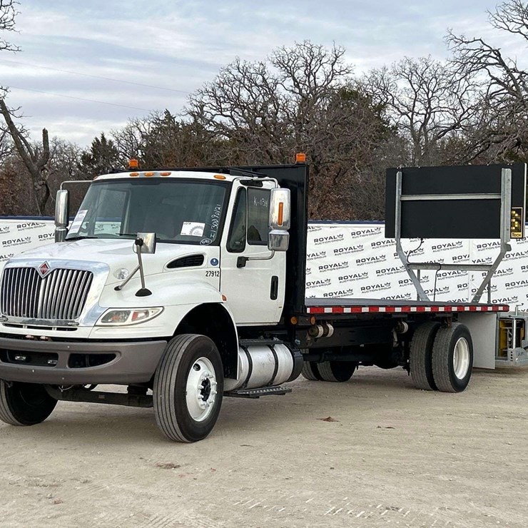 2018 INTERNATIONAL 4300