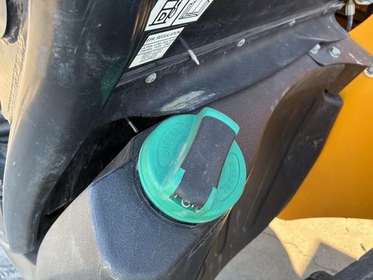 2019-jcb-512-56-image-16