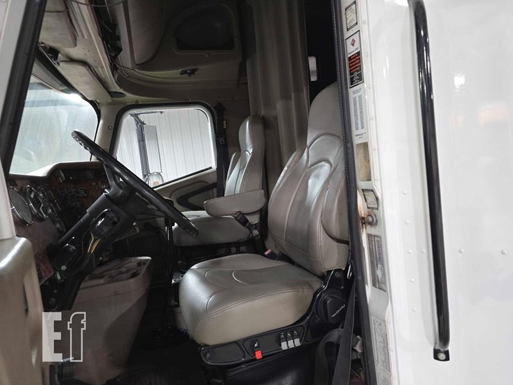 2005-international-9400-image-12