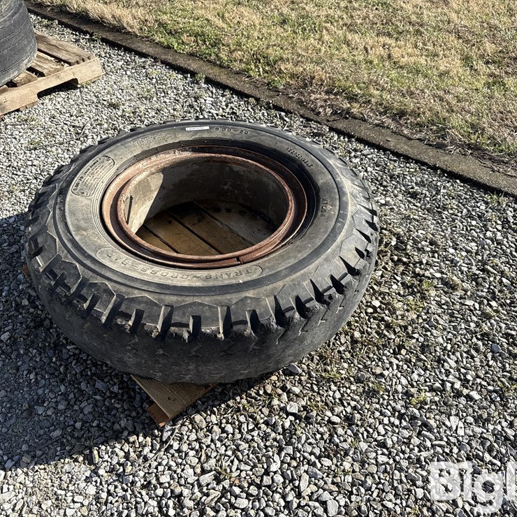 Trans-Cross-Bar 9.00-20 Truck Tire & Rim