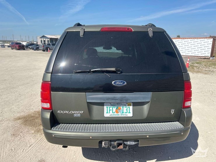 2004-ford-explorer-image-26