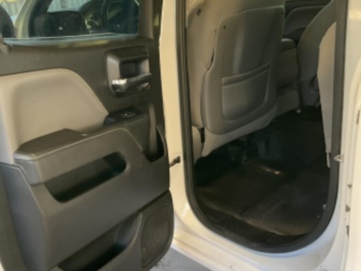 2015-chevrolet-silverado-2500-image-27