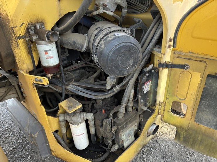 2011-dynapac-cc224hf-image-13