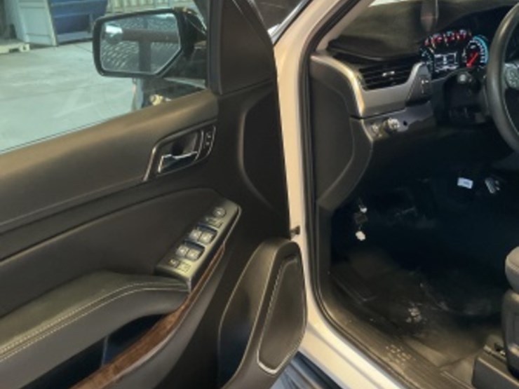 2020-chevrolet-tahoe-image-23