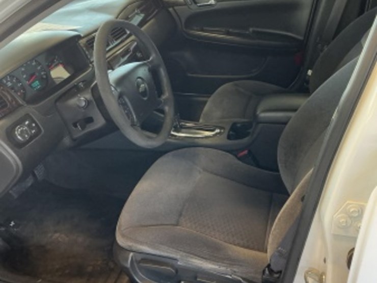 2015-chevrolet-impala-sdn-image-21