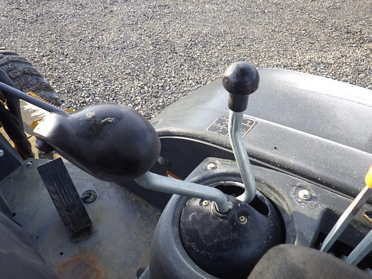 john-deere-210-image-28