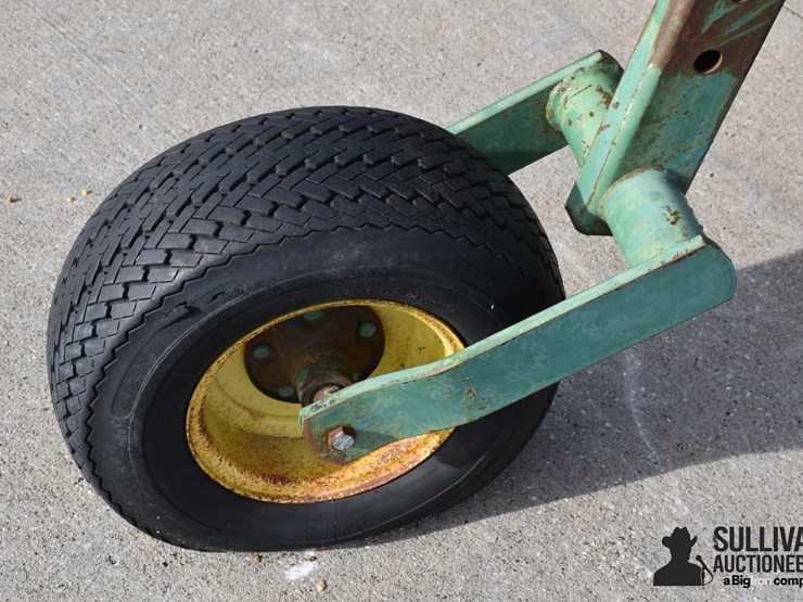 john-deere-845-image-10