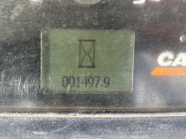 2017-case-580sn-image-38